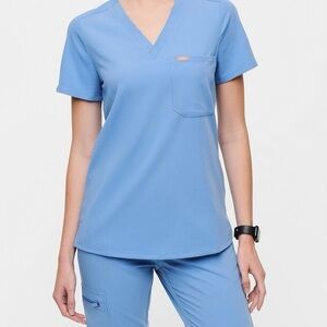 Figs scrub top